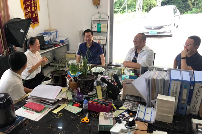 Image title Image title