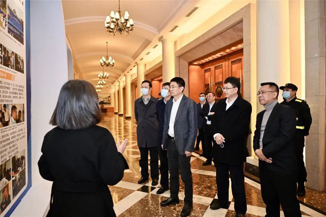 Image title Image title