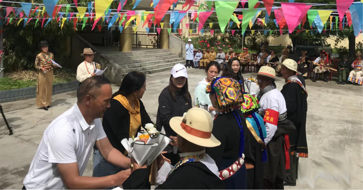 Image title Image title